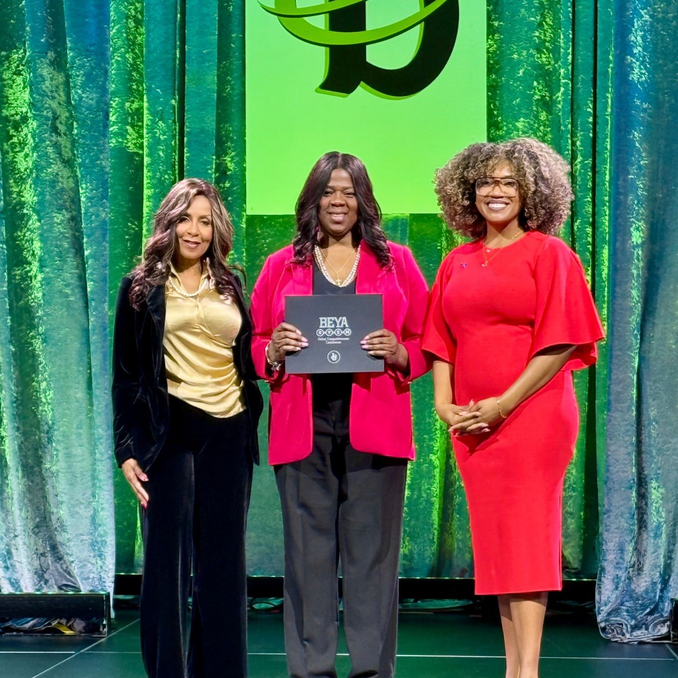 Shawnzia Thomas onstage at BEYA ceremony